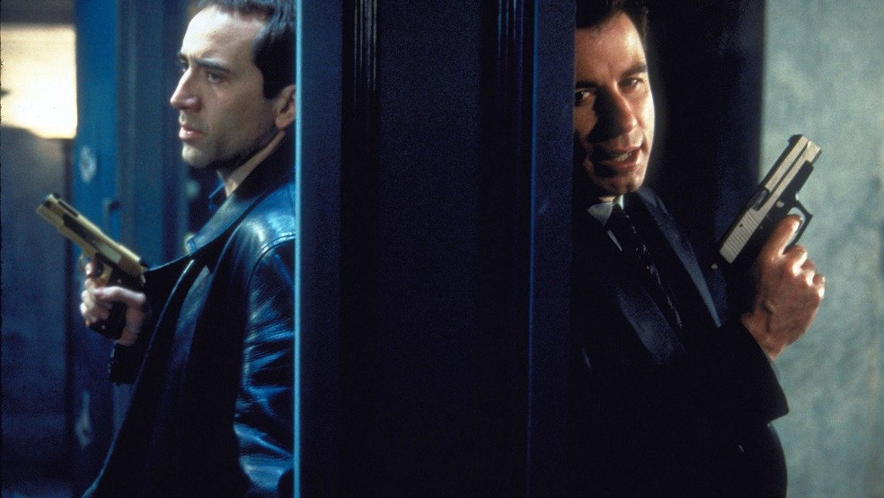 Cage e Travolta protagonizam A Outra Face, de John Woo — Foto: Reprodução/Google Play Filmes