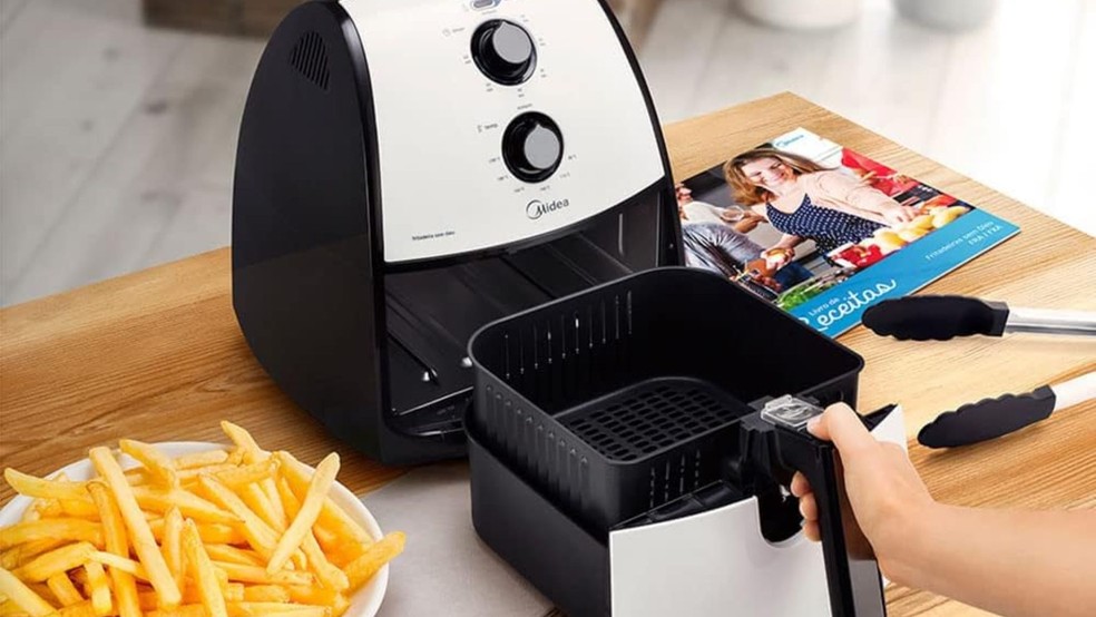Pode colocar alumínio dentro da air fryer? Entenda se dá para colocar formas, vasilhas e mais itens feitos do material  — Foto: Reprodução/Amazon