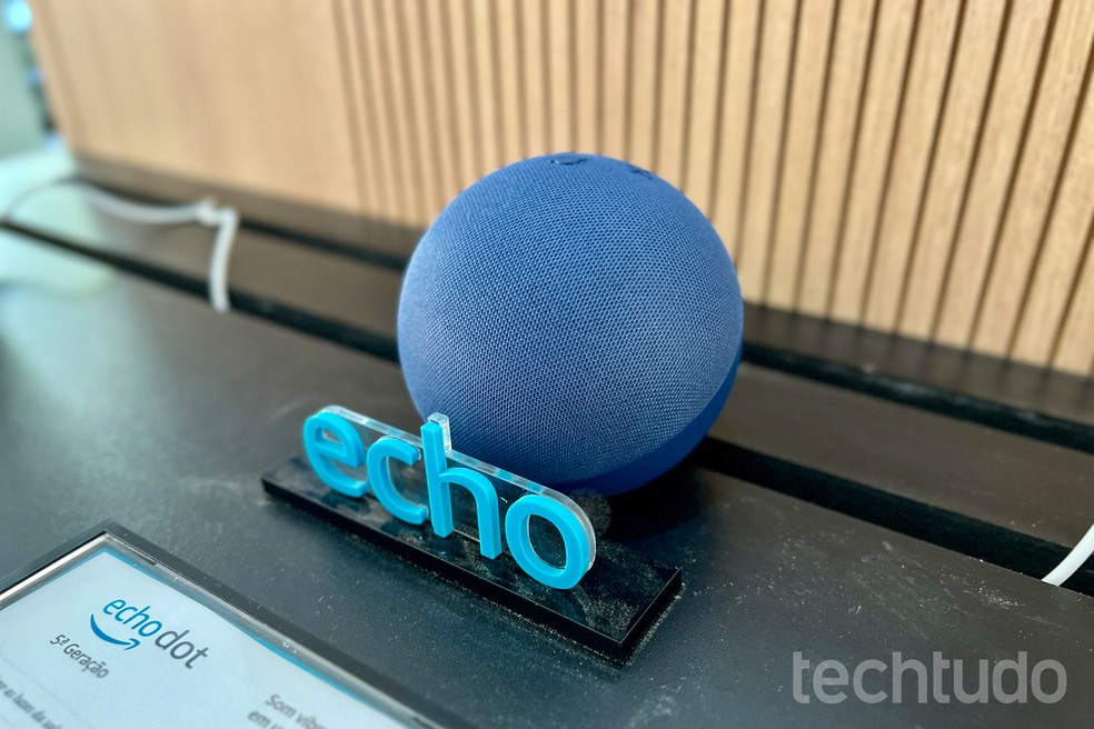 Echo Dot 5 com relógio ou sem? Veja diferenças e saiba escolher
