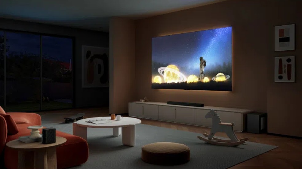 Confira a seguir os princiapais recursos da nova TV de 98 polegadas da TCL — Foto: Divulgação/TCL