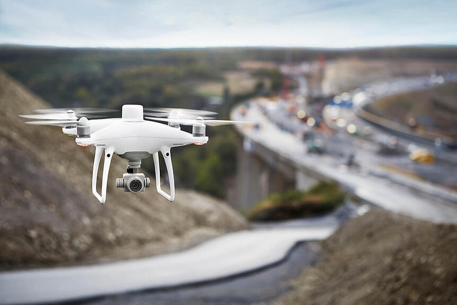 300 drones formam QR Code gigante em pegadinha de 1º de abril; veja