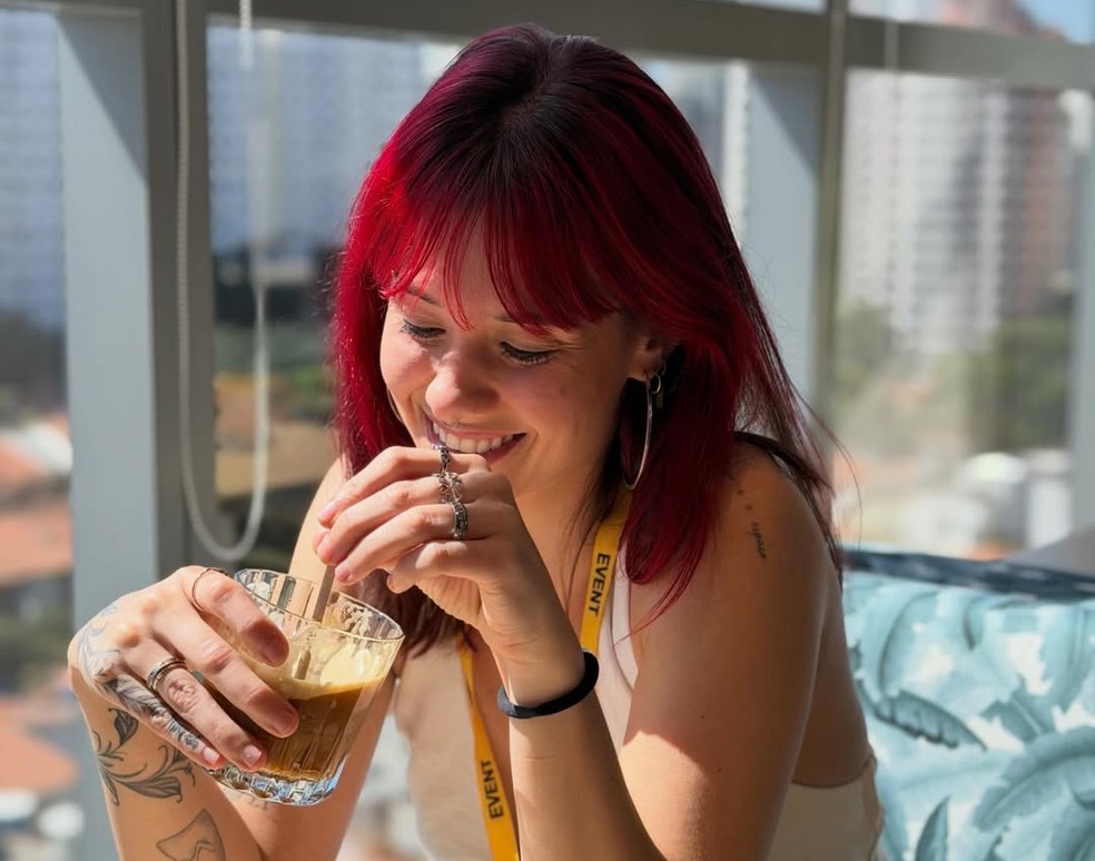  Reprodução/Instagram @juliakbarni