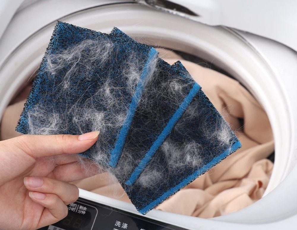 Uma esponja pode salvar suas roupas pretas! Veja truque pra usar na máquina