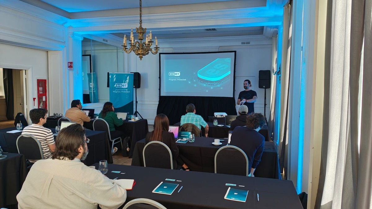 Inteligência artificial é usada para aprimorar golpes online; entenda como