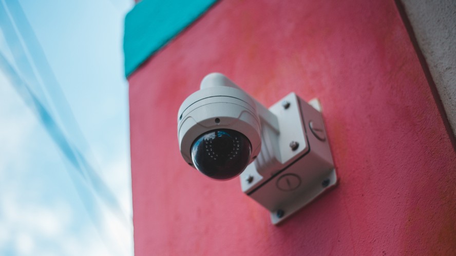 Startup de vigilância que usa câmera com inteligência artificial