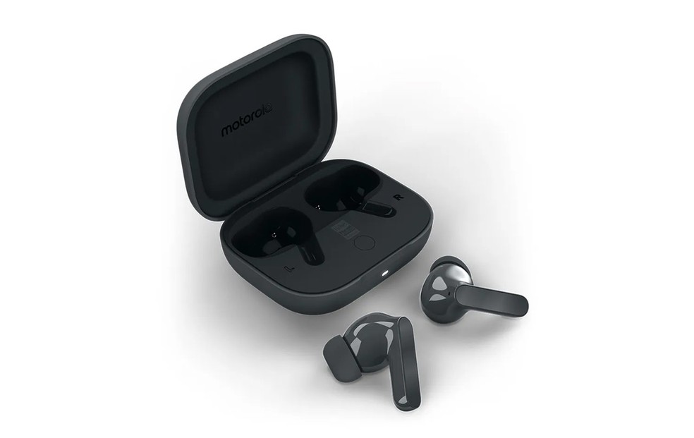 Moto Buds Bass é bom? Modelo tem design compacto e cores da moda — Foto: Divulgação/Motorola