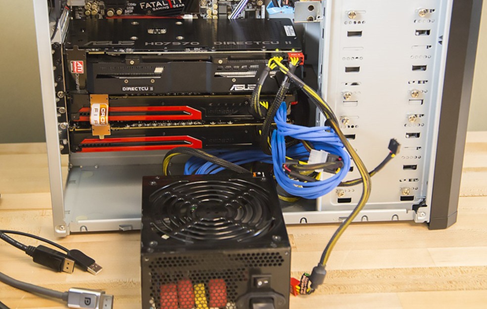 Microsoft monta PC que roda jogos a 12K de resolução
