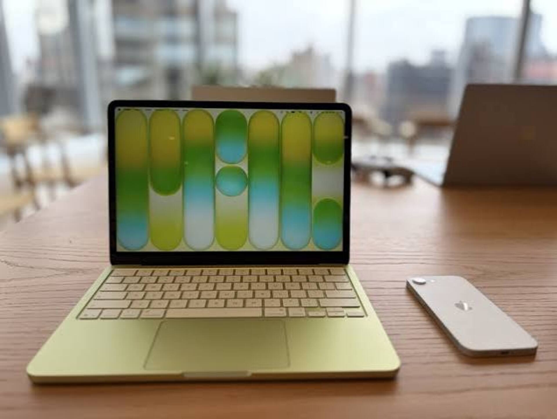 MacBook Neo vale a pena? Veja 7 pontos positivos e negativos antes de comprar