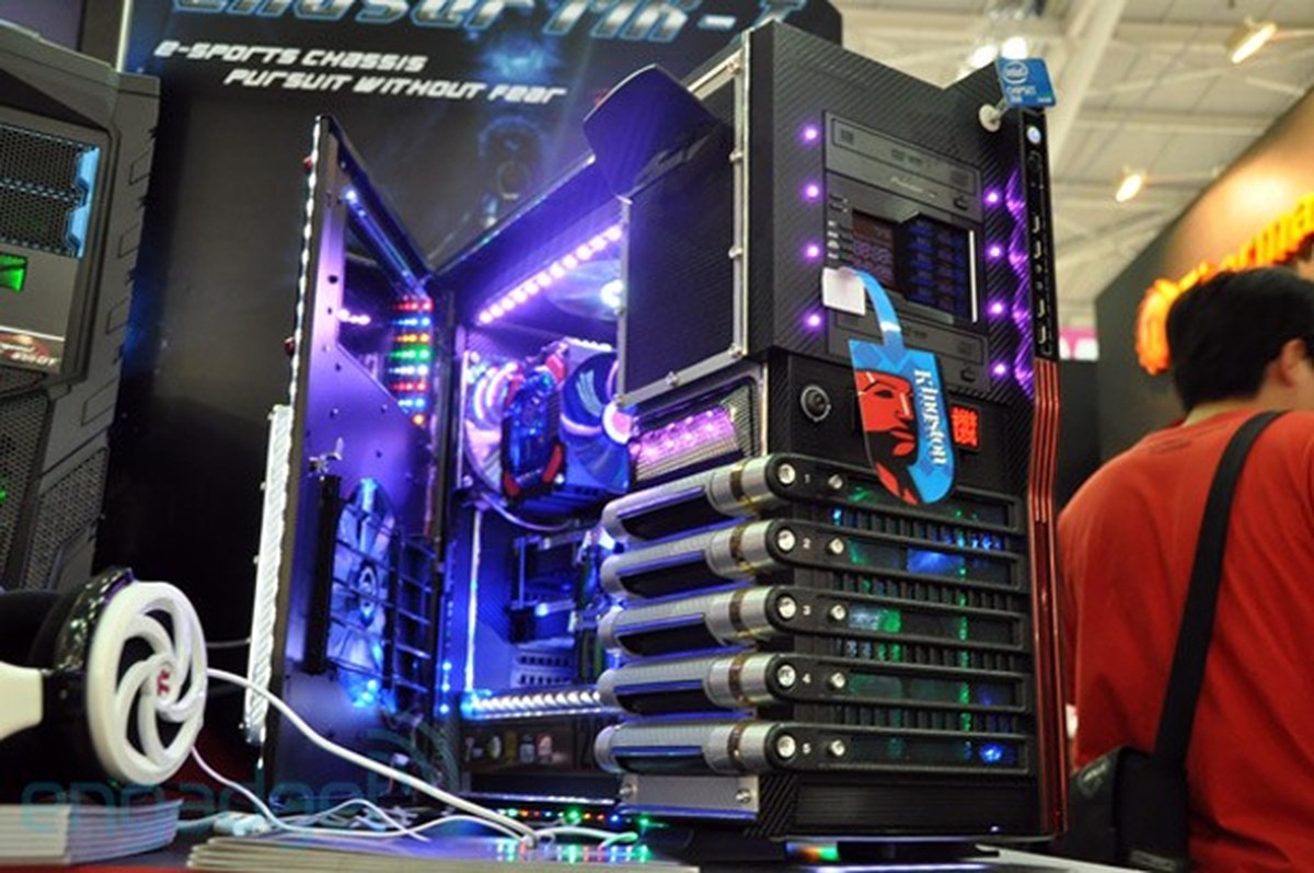 Uma incrível adaptação feita em cima do case Level 10 GT da Thermaltake