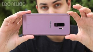 Ainda em 2019, outro modelo super-resistente foi o Galaxy S9 Plus, da Samsung. O celular chegou a se destacar em testes  de queda e impacto de sites especializados. – Foto: Luciana Maline/TechTudo