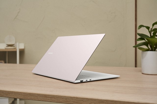 Samsung lança novos notebooks Galaxy com design ultrafino e alto desempenho
