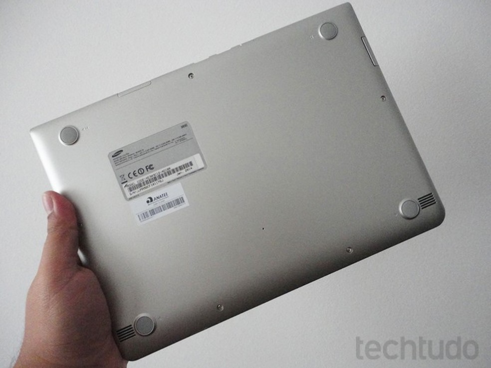 Samsung optou por um processador de baixo consumo, um Exynos 5 dual-core (Foto: Paulo Alves/TechTudo) — Foto: TechTudo