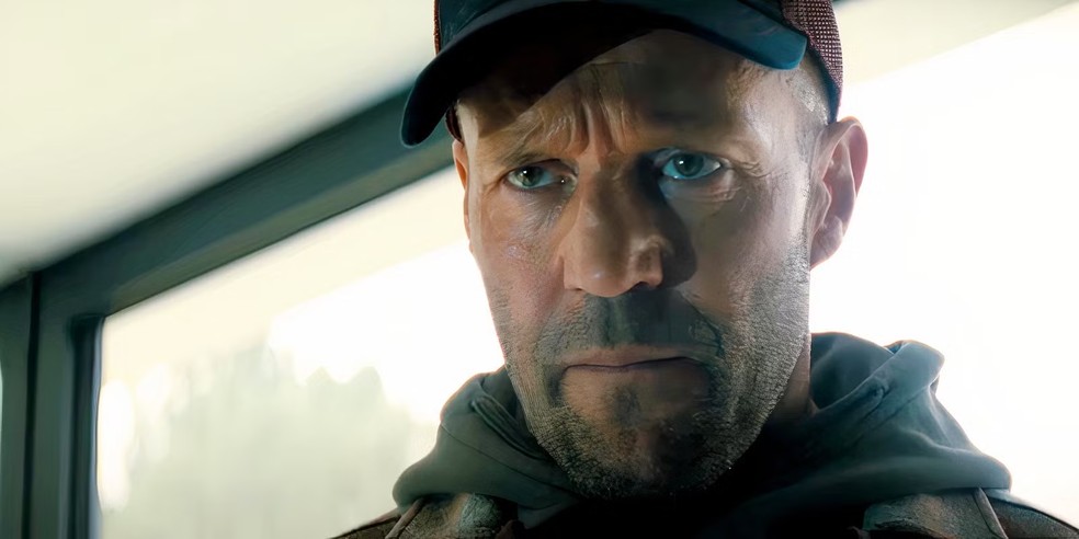Jason Statham é um agente secreto que tem sua vida tranquila interrompida e é forçado a voltar a ativa em Resgate Implacável (2025) — Foto: Reprodução/Screen Rant