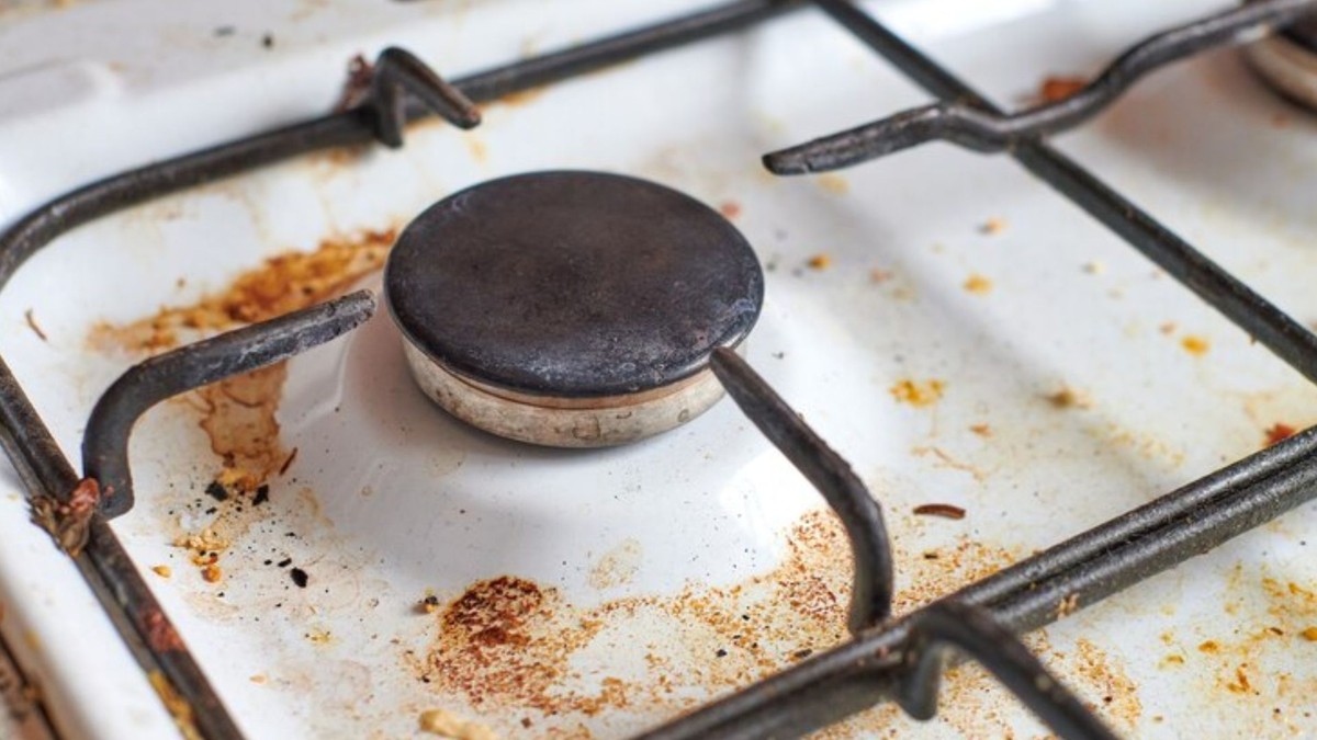 Como tirar ferrugem do fogão? Saiba limpar acabamento e bocas do jeito certo