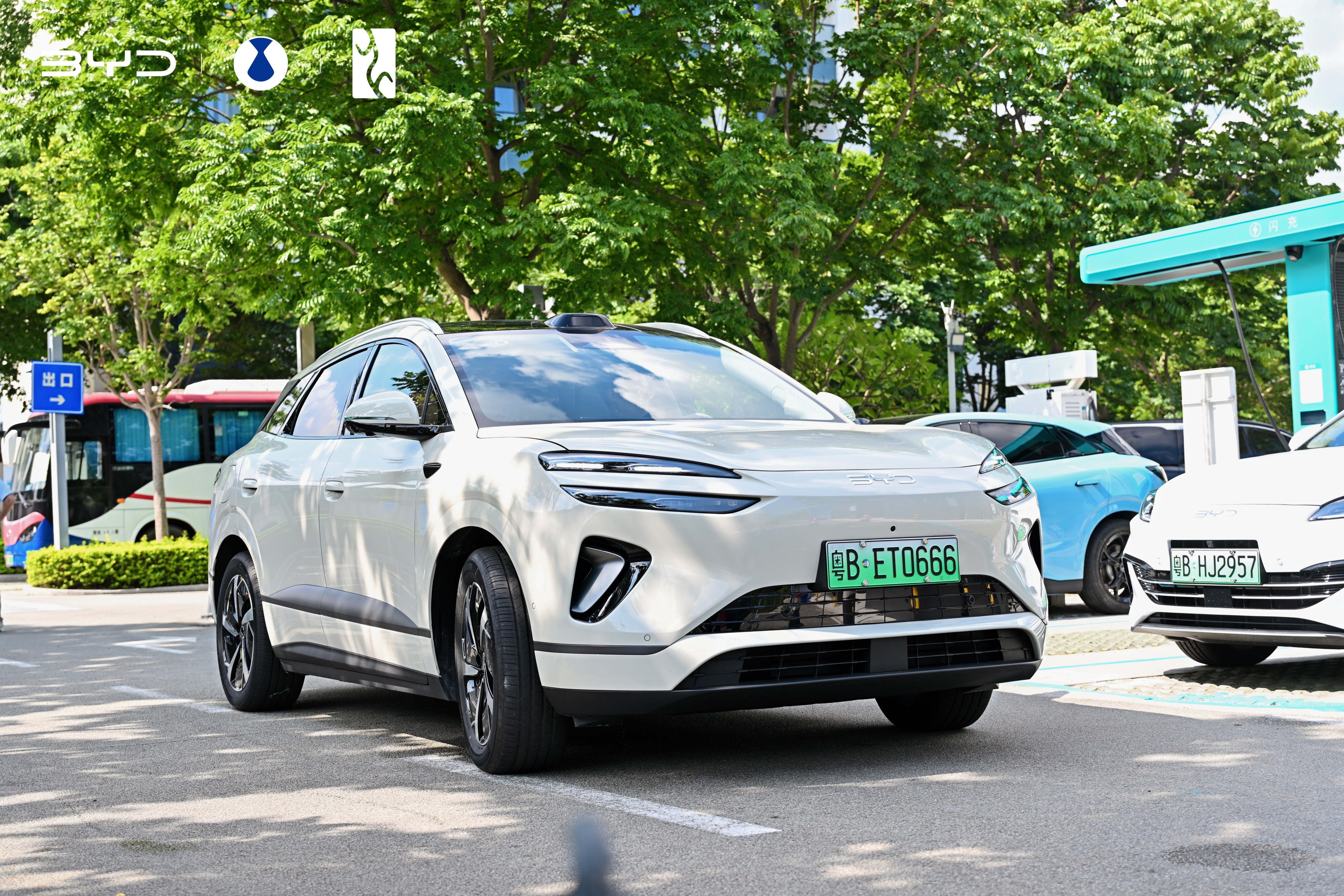 BYD lança chip inédito para piloto automático e cobertura de acidentes
