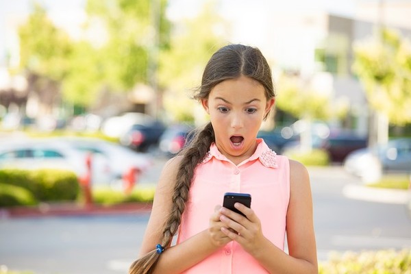 Menina de 9 anos cria mídia social - Rede Magic