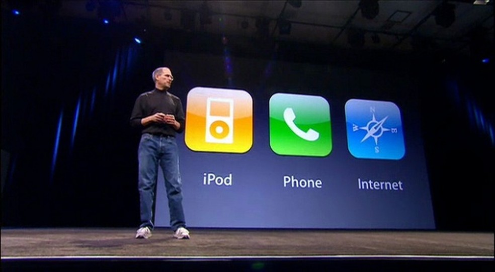 No primeiro momento, o primeiro iPhone não vinha com a App Store — Foto: Foto: Reprodução/Rossel & Cie