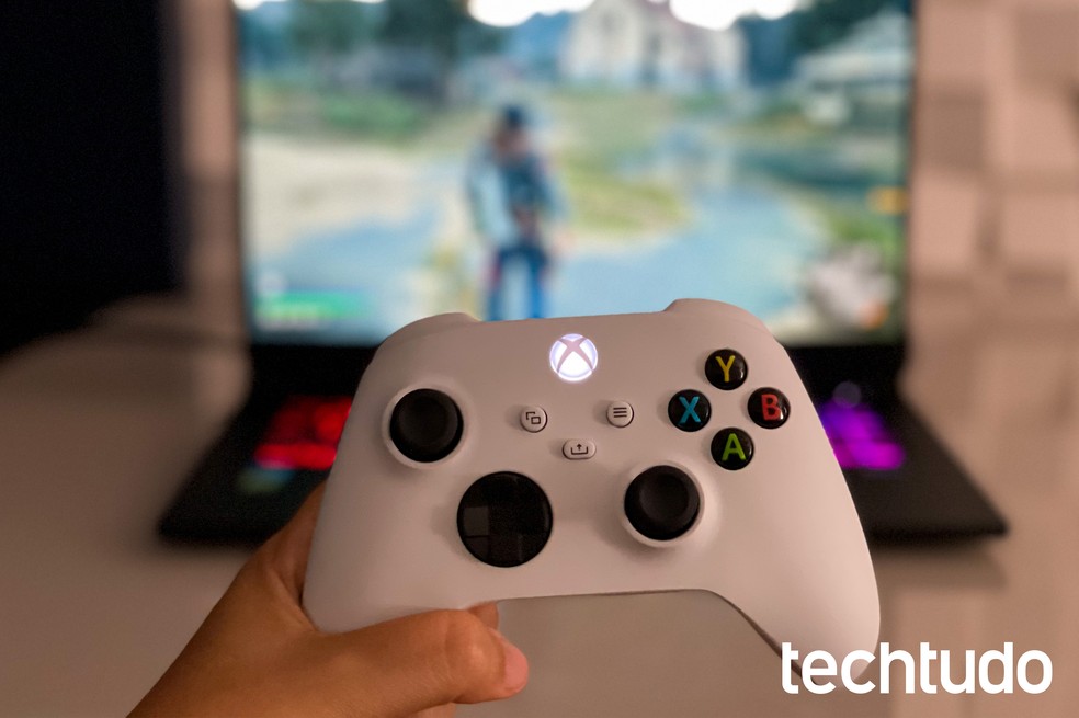Lenovo lança notebook que suporta controle do Xbox One sem fio no