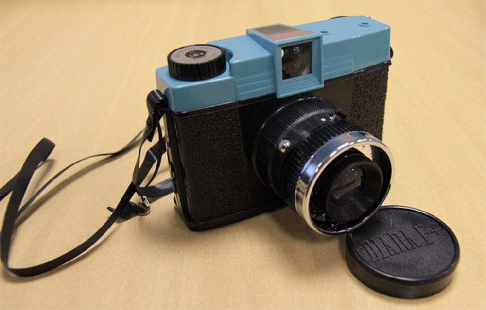 Review Diana F+
