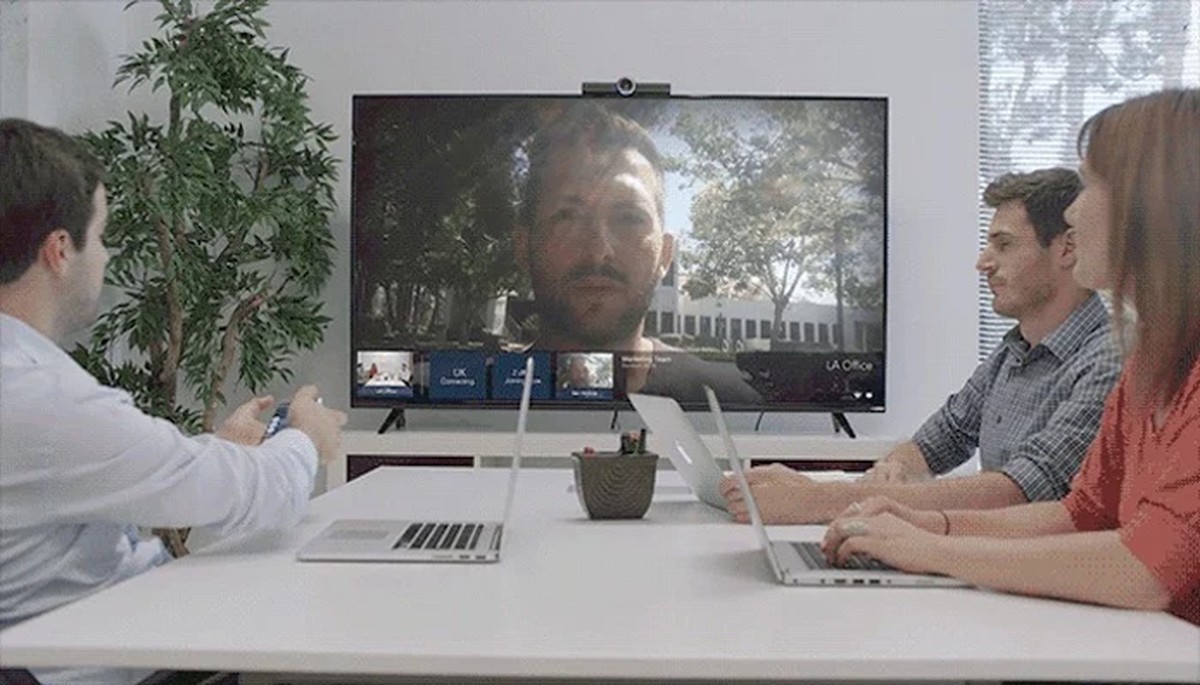 Hello: câmera 4K facilita videoconferência e transforma TVs em Smart