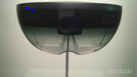 HoloLens da Microsoft entra em pré-venda com Windows 10 e jogos