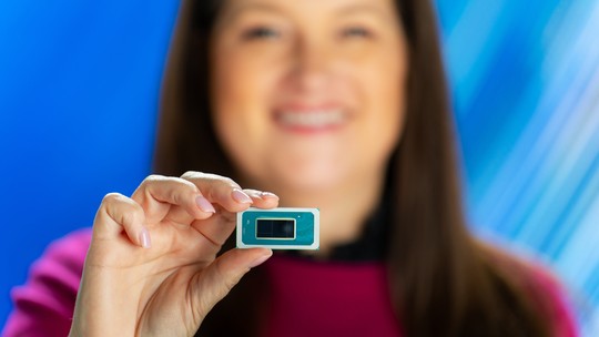 Intel lança processadores Core Ultra e exibe notebooks com IA; confira