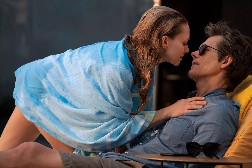 Kevin Bacon e Amanda Seyfried estrelam Você Deveria Ter Partido — Foto: Reprodução/Universal Pictures
