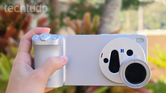 Review Nikon Coolpix P7000