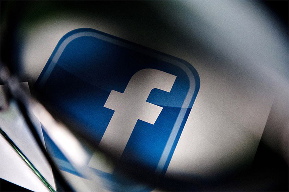 Facebook enfrenta processo no qual é acusado de monitorar mensagens privadas de usuários (Foto: Reprodução/Bloomberg) — Foto: TechTudo