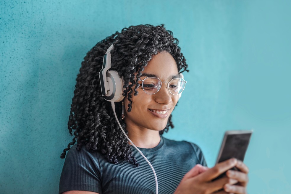 As melhores opções de headphone garantem um áudio de qualidade sem interferêcia de ruídos externos — Foto: Reprodução/Pexels/Andrea Piacquadio