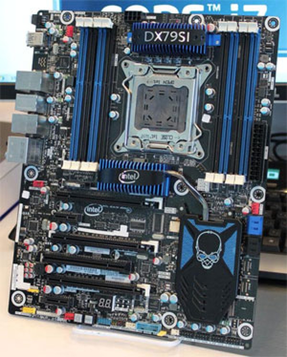 Intel revela detalhes da nova placa-mãe DX79SI Extreme Series