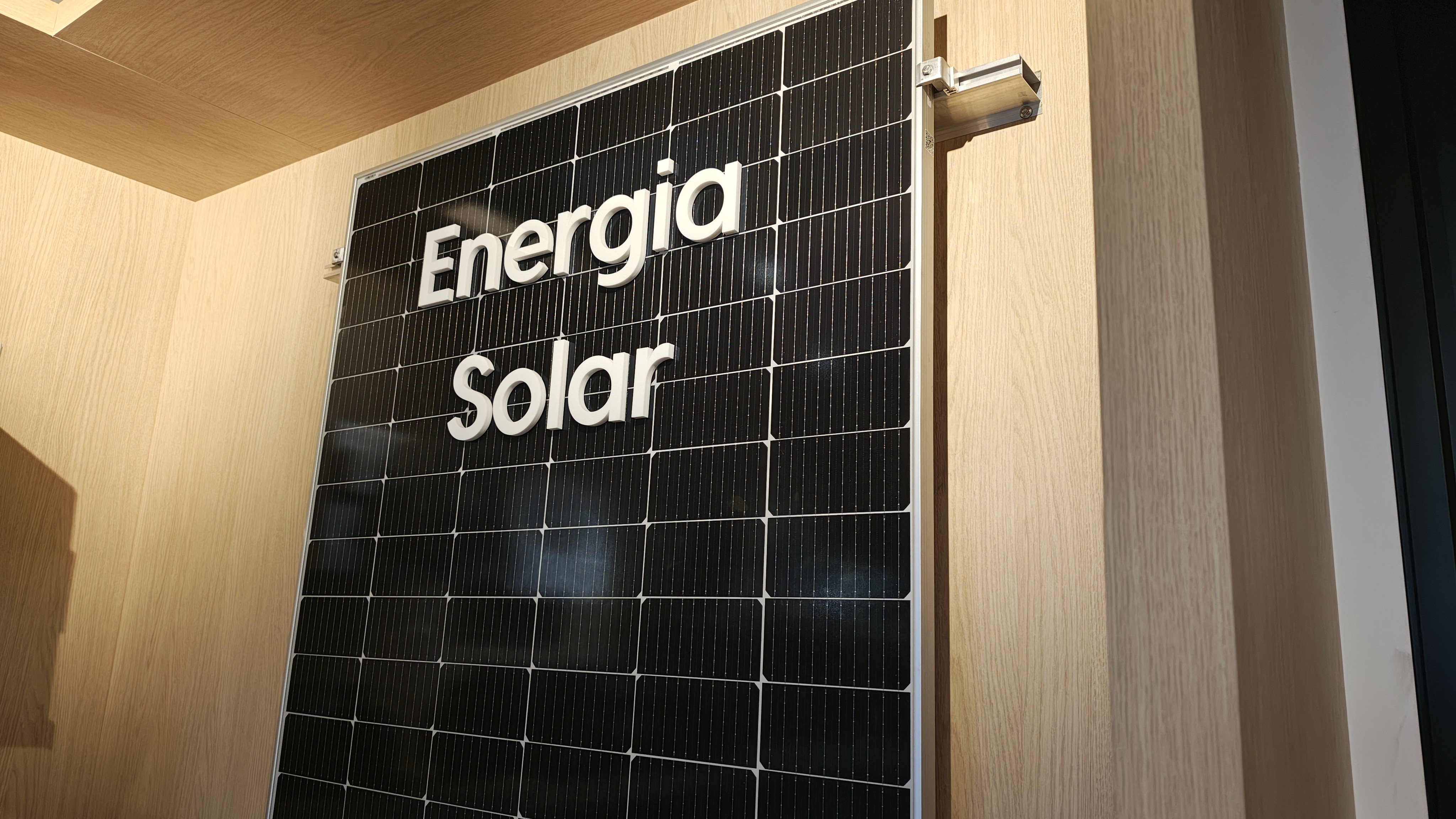 Quanto custa uma placa solar? Conheça tecnologia que reduz a conta de luz