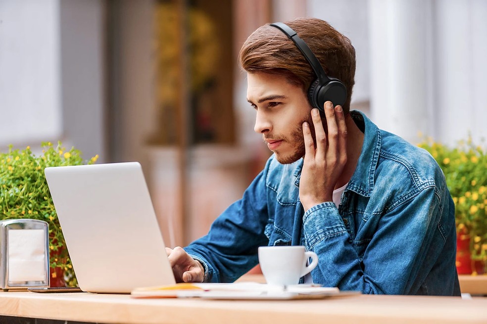 Philips TAH1108BK/55 ainda é uma boa opção de fone em 2026 — Foto: Divulgação/Philips