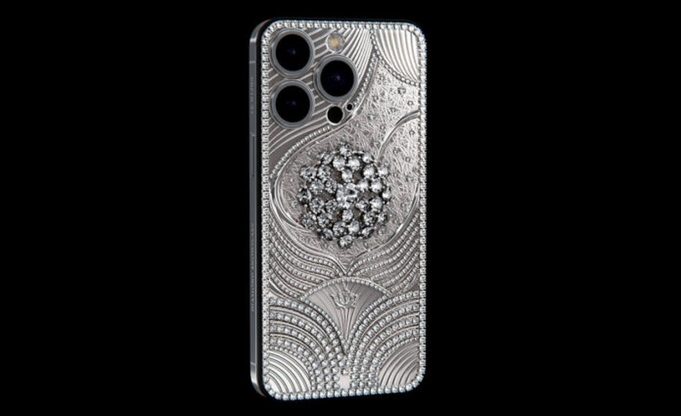 Caviar Snowflake é uma versão do iPhone 15 Pro Max revestida de ouro branco — Foto: Divulgação/Caviar