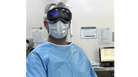 Apple Vision Pro é usado por médico em cirurgia no Brasil; saiba tudo