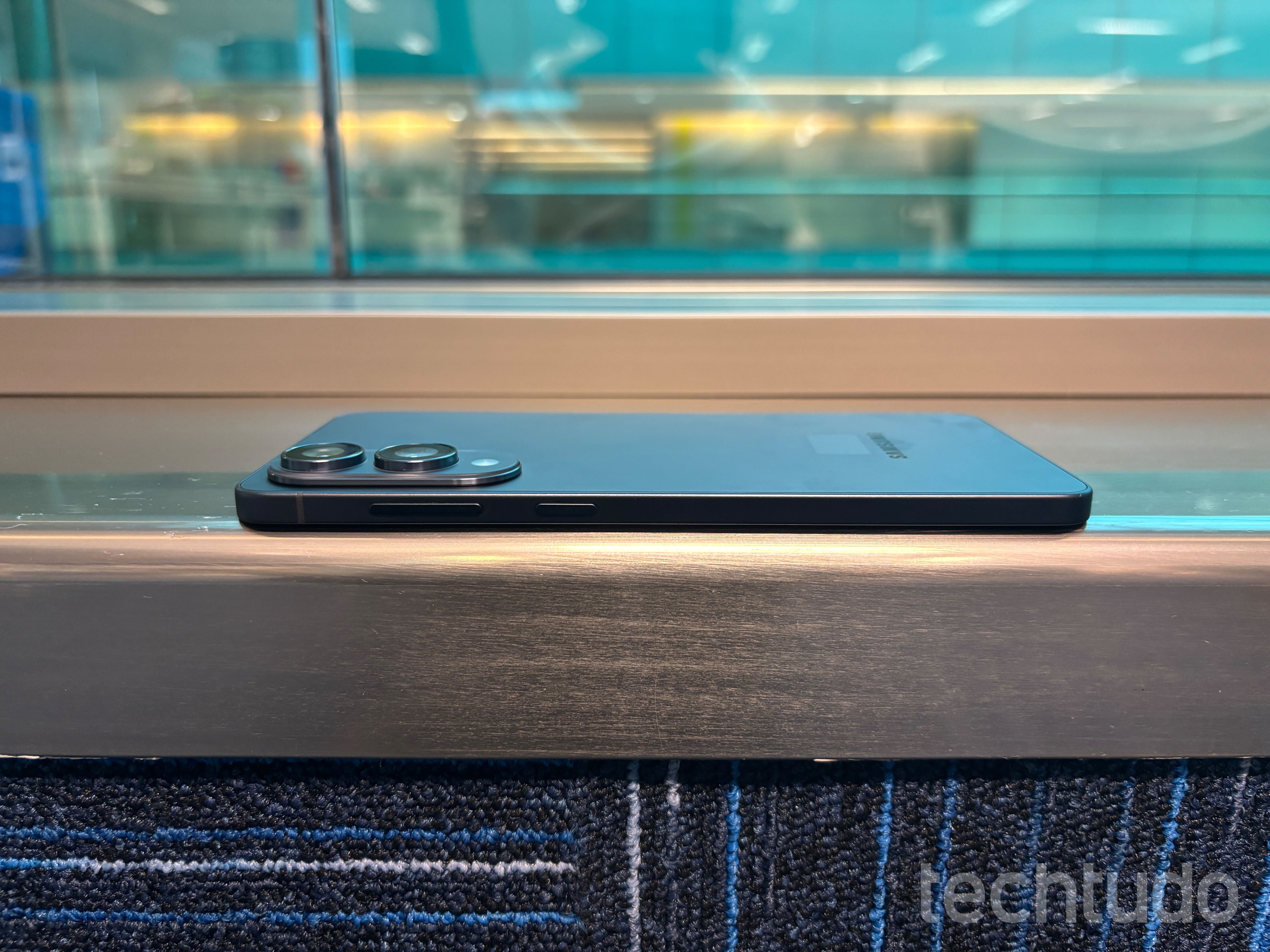 Finos e leves: 6 celulares perfeitos para quem usa o aparelho o dia todo