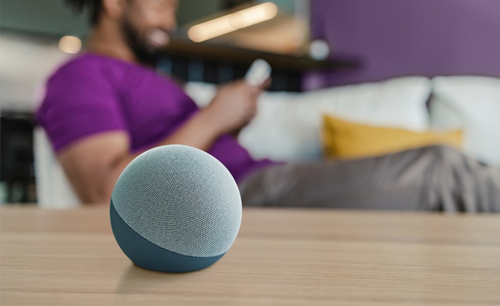 Alexa com bebê em casa? Veja truques e comandos que podem salvar seu dia