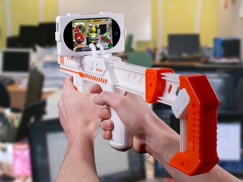 iPhone ganha arma para game de tiro com realidade aumentada