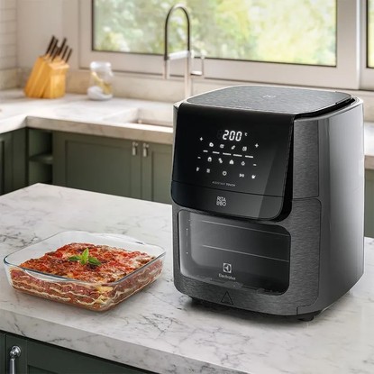 A Air Fryer Oven Electrolux tem 12L de capacidade e é de uso multifuncional para quem quer preparar comida de verdade, mantendo uma alimentação saudável e saborosa