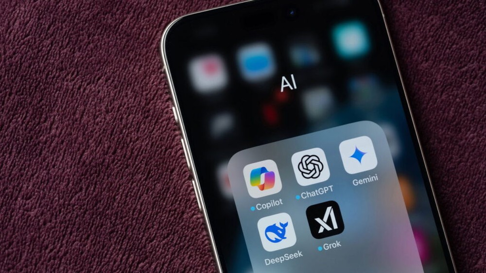 O Grok passou dos limites? Entenda quem responde quando a IA gera conteúdo ilegal