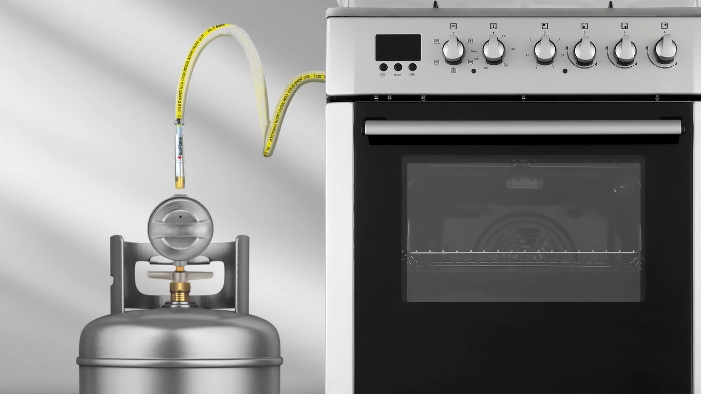 Deixar a válvula de gás do fogão meio aberta economiza ou é risco? Entenda