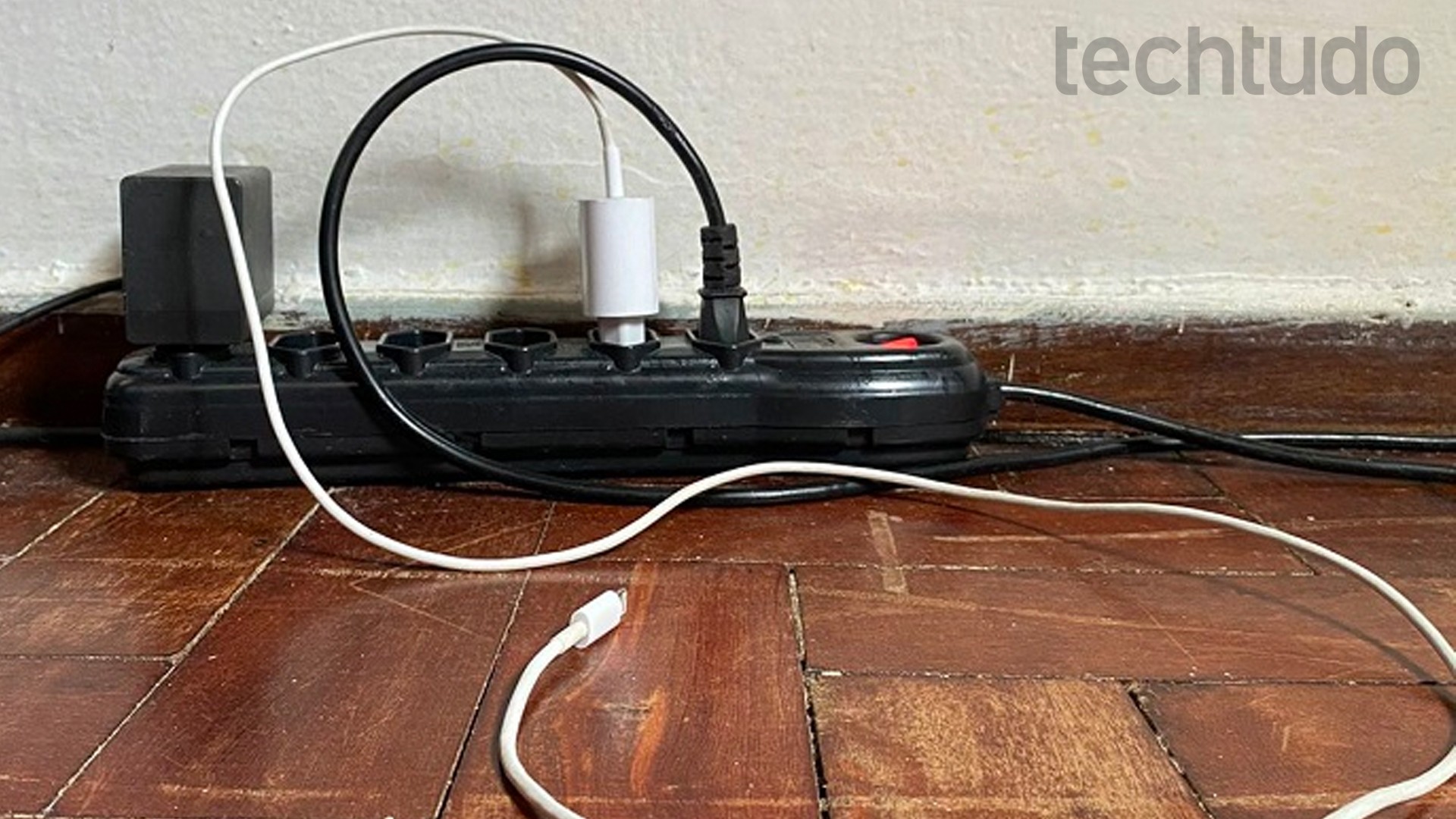 8 gambiarras de Carnaval que podem dar MUITO errado