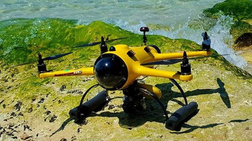 Avião de papel usa drone e óculos VR para fazer streaming ao vivo