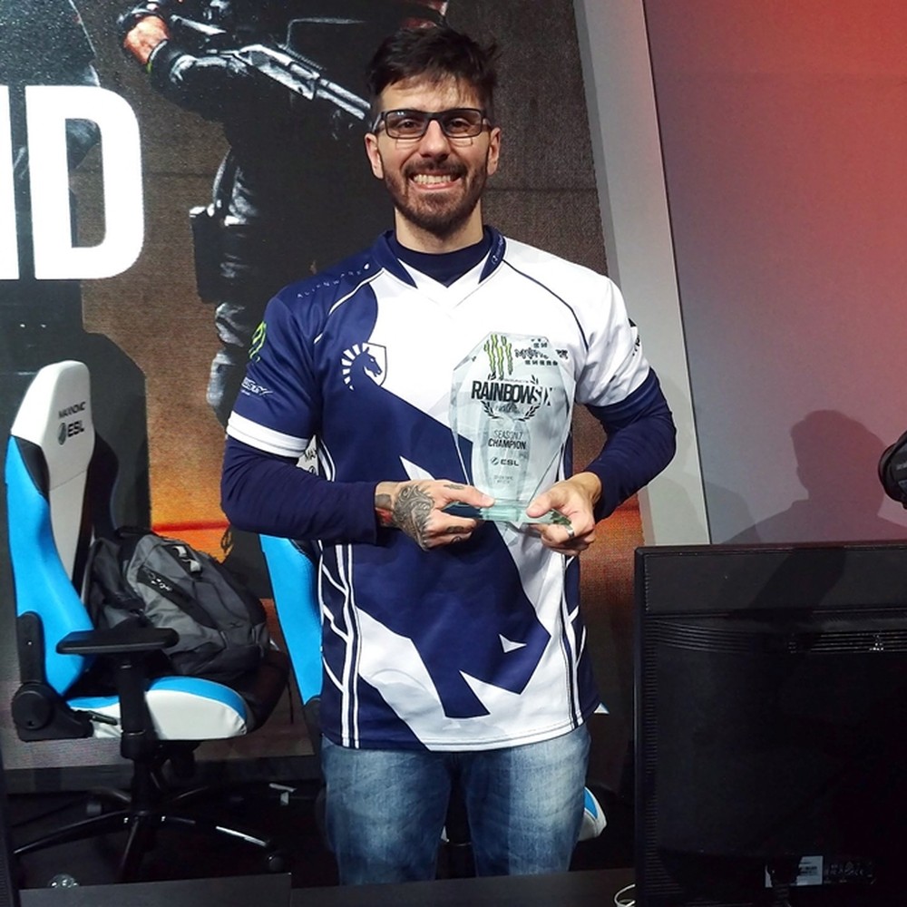ziGueira além do Rainbow Six: 5 curiosidades sobre o jogador brasileiro
