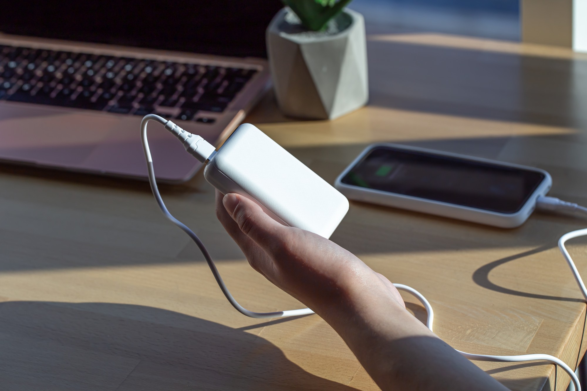 6 power banks de 20.000 mAh para não perder nenhum lance da Copa na rua