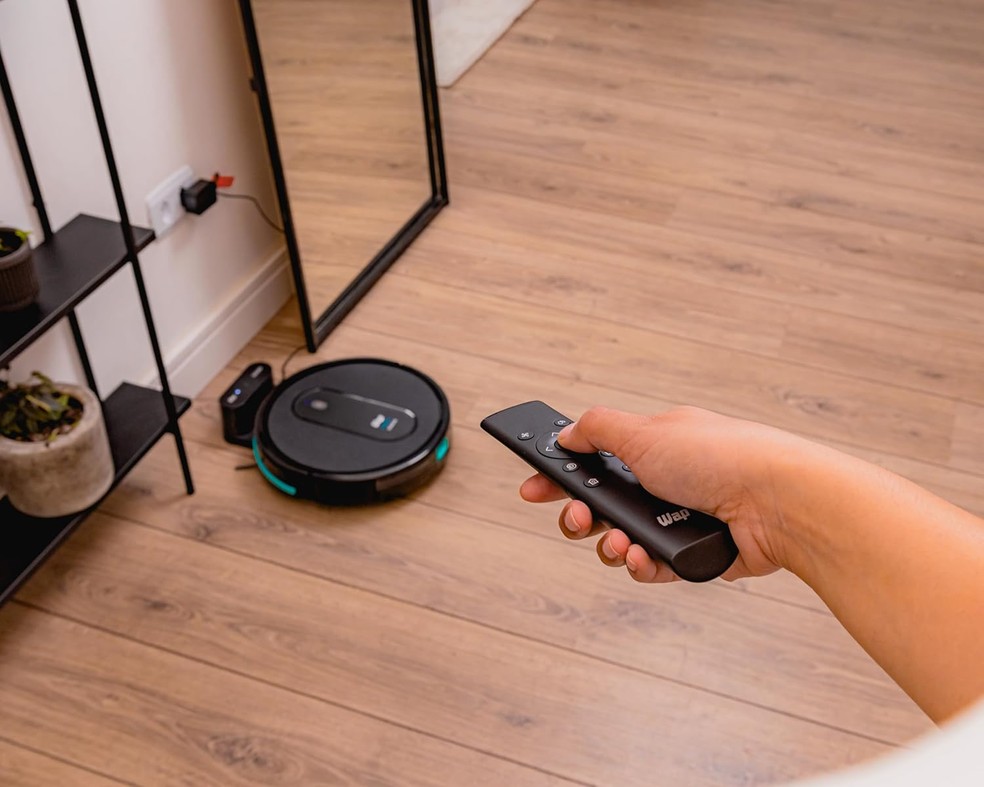Aspirador de pó robô WAP Robot W400 — Foto: Reprodução/Amazon