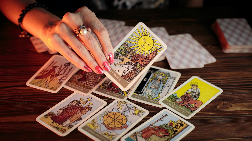 Tarot online grátis - Confira o jogo das 3 cartas de marselha