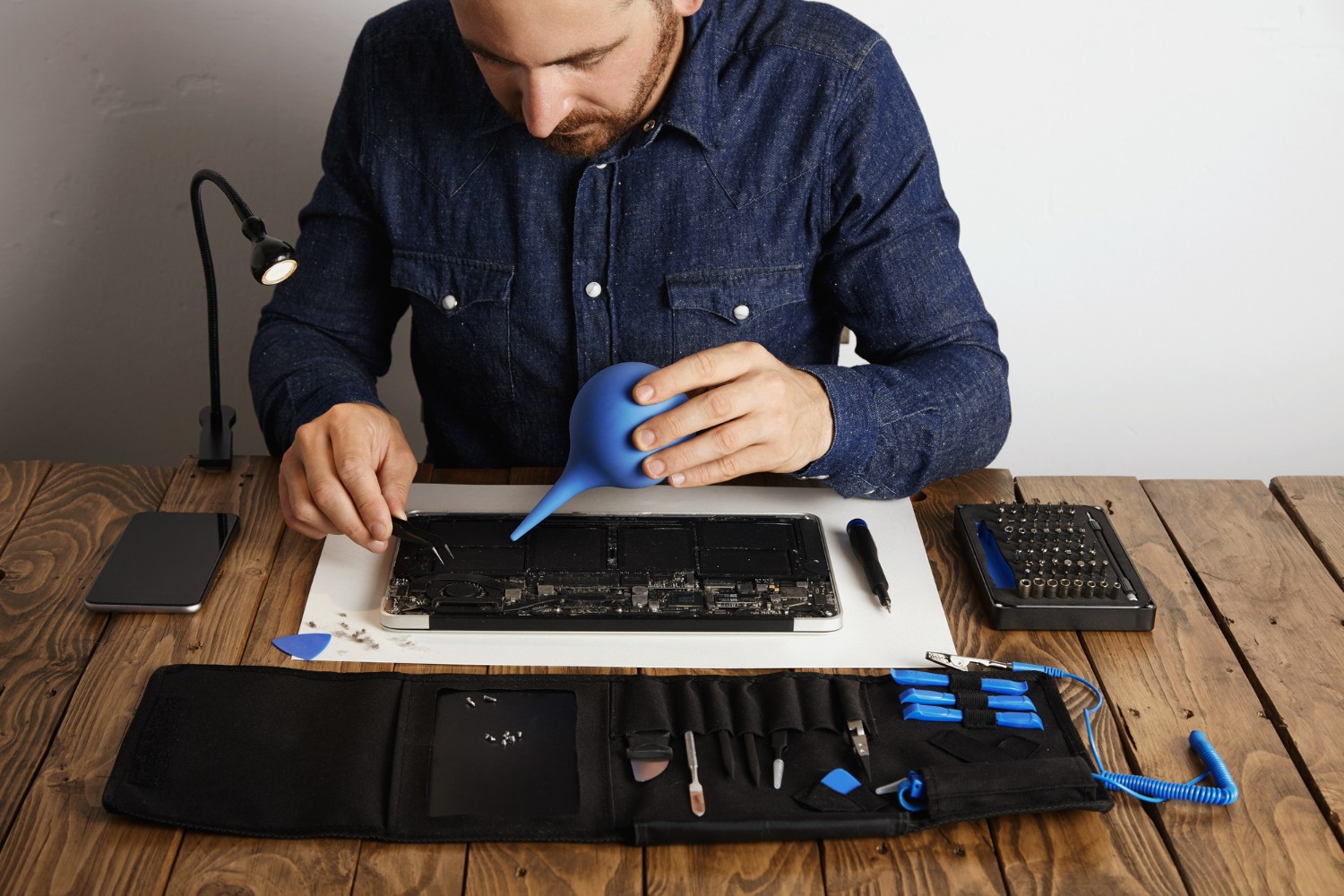 Limpar o teclado do notebook? 4 grandes motivos para fazer isso AGORA