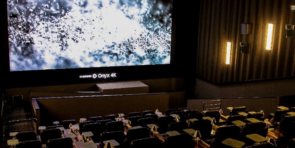 Agora a Azul tem oficialmente uma sala de cinema no Shopping JK