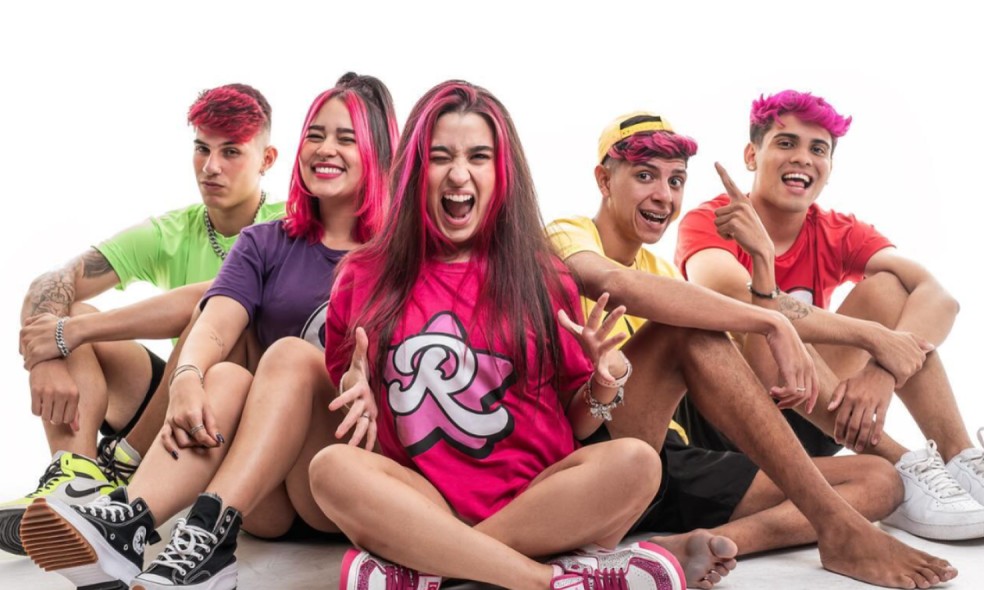 Emilly Vick Saiba Quem A Jovem Que Superou A Caz TV No YouTube Em 2024